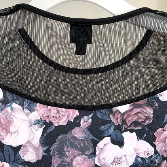 2B Bebe size XS Deep V Floral Crop Top - Picture 14 of 15